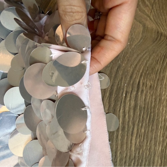 Alice + Olivia sequence skirt - Picture 4 of 8